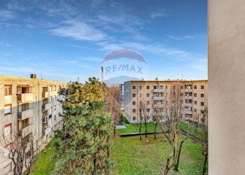 vista dal terrazzo. - Quadrilocale piazza C. Colombo
 
9, Brugherio - foto 13