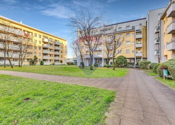 esterno - Quadrilocale piazza C. Colombo
 
9, Brugherio - foto 15