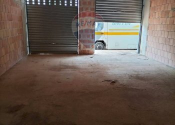 Parcheggio - Stabile - Palazzo Via Giuseppe Tatarella
 
snc, Noicàttaro - foto 3