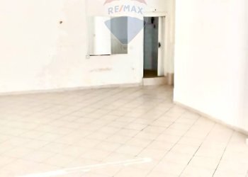 Stanza vuota - Locale Commerciale Via dei Mille
79, Bari - foto 4