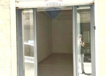 Non correlato - Locale Commerciale Via dei Mille
79, Bari - foto 5