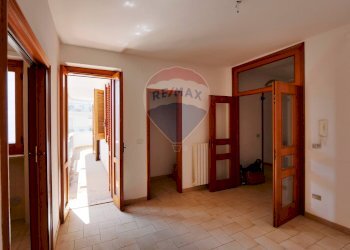 Hall / corridoio - Quadrilocale Via Vecchia Casamassima
 
10, Turi - foto 6