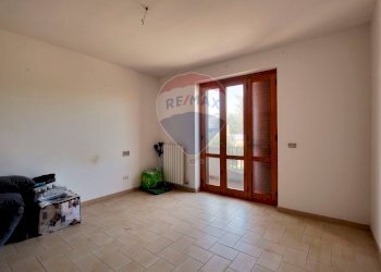 Stanza vuota - Quadrilocale Via Vecchia Casamassima
 
10, Turi - foto 14