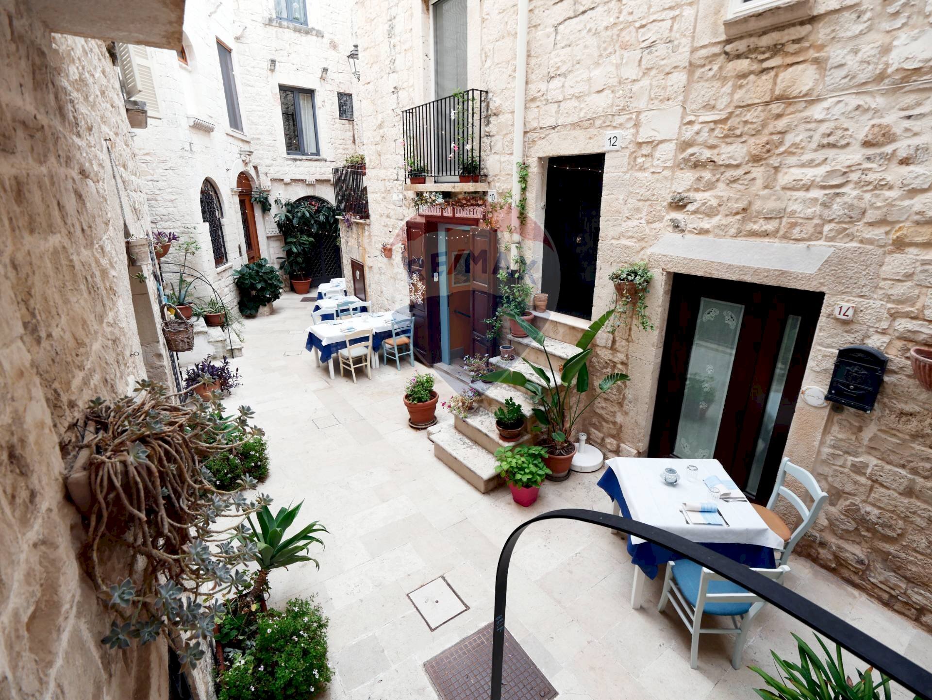 Terrazza - Locale Commerciale Via Vico Freddo
10, Giovinazzo - foto 2