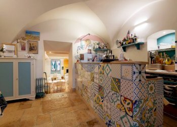 Soggiorno - Locale Commerciale Via Vico Freddo
 
10, Giovinazzo - foto 7