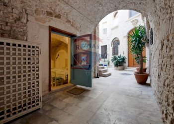 Ricezione / Lobby - Locale Commerciale Via Vico Freddo
 
10, Giovinazzo - foto 12