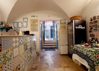 Camera / camera da letto - Locale Commerciale Via Vico Freddo
 
10, Giovinazzo - foto 16