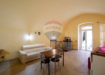 Soggiorno - Casa indipendente Vico Villari
 
4-6-8, Triggiano - foto 2