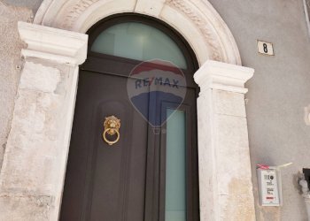 Dettagli - Casa indipendente Vico Villari
 
4-6-8, Triggiano - foto 3