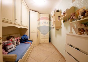 Camera / camera da letto - Casa indipendente Vico Villari
 
4-6-8, Triggiano - foto 8