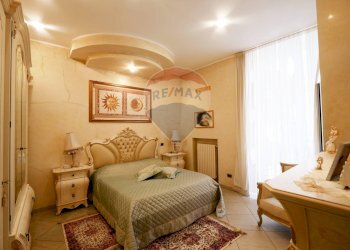 Camera / camera da letto - Casa indipendente Vico Villari
 
4-6-8, Triggiano - foto 10