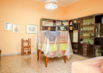 Sala da pranzo - Casa indipendente Via Coriolano
 
14, Acquaviva delle Fonti - foto 13