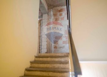 Scale - Casa indipendente Via Coriolano
 
14, Acquaviva delle Fonti - foto 19