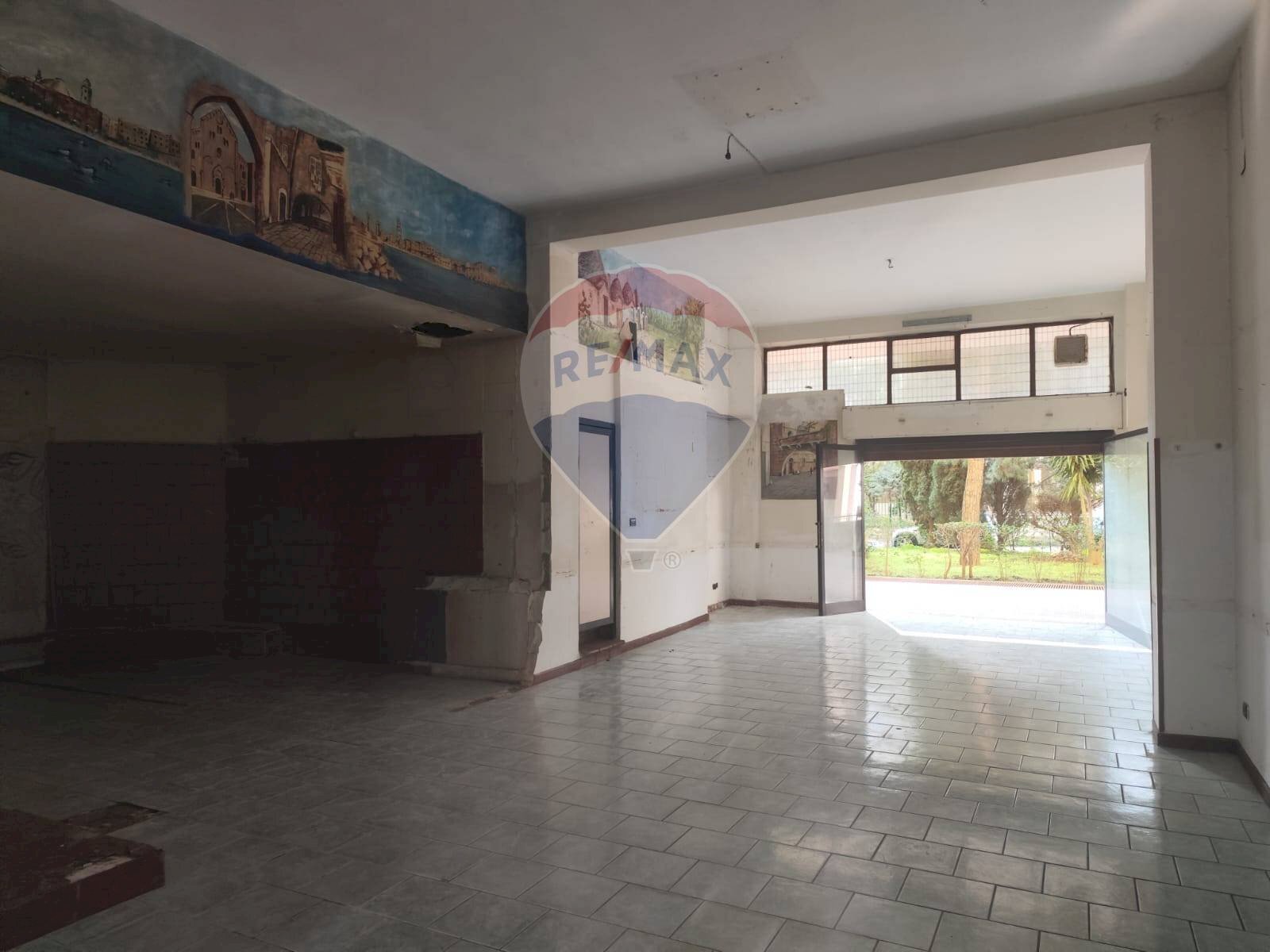 Stanza vuota - Locale Commerciale Via Papa Giovanni Paolo I
 
10, Bari - foto 3