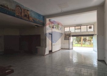 Stanza vuota - Locale Commerciale Via Papa Giovanni Paolo I
 
10, Bari - foto 3