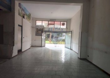 Stanza vuota - Locale Commerciale Via Papa Giovanni Paolo I
 
10, Bari - foto 4