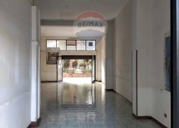 Stanza vuota - Locale Commerciale Via Papa Giovanni Paolo I
 
10, Bari - foto 8