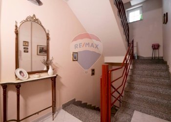 Scale - Villa Via Santa Maria della Pietà
 
33, Adelfia - foto 5