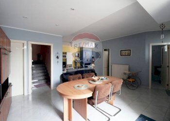 Sala da pranzo - Villa Via Santa Maria della Pietà
 
33, Adelfia - foto 7