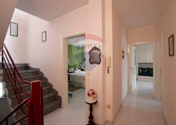 Hall / corridoio - Villa Via Santa Maria della Pietà
 
33, Adelfia - foto 13