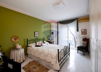 Camera / camera da letto - Villa Via Santa Maria della Pietà
 
33, Adelfia - foto 19