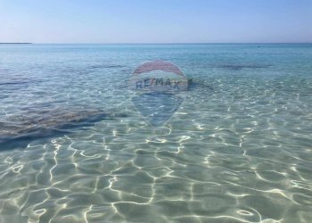 Vista dell\'acqua - Villa a Schiera Via Isole Tremiti
 
18, San Pietro Vernotico - foto 1