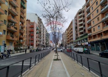 Edificio all\'aperto - Locale Commerciale Viale Unita' D'italia
 
47, Bari - foto 12