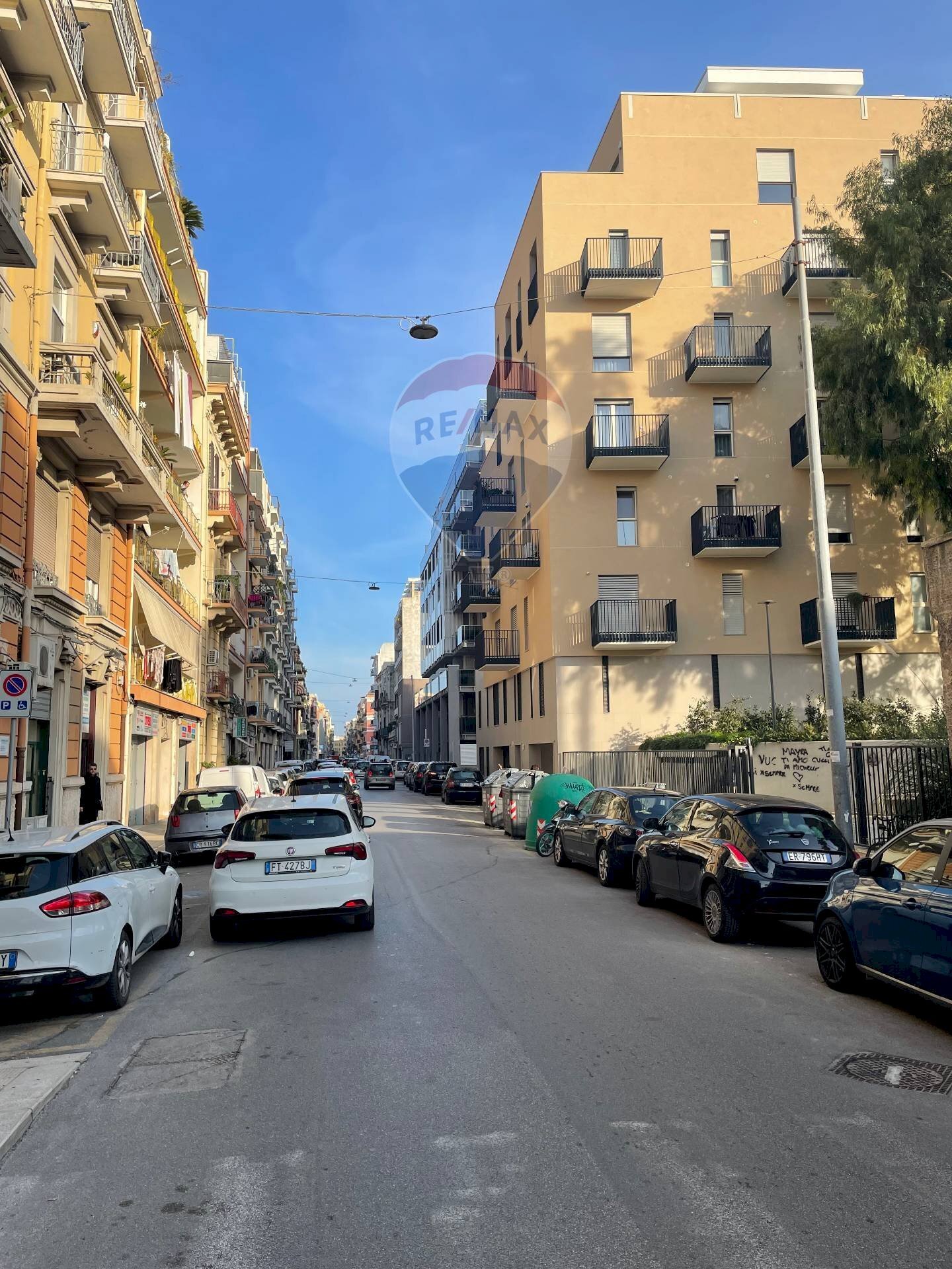 Edificio all\'aperto - Locale Commerciale Via Napoli
 
235, Bari - foto 1