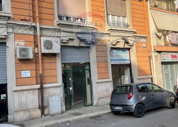 Edificio all\'aperto - Locale Commerciale Via Napoli
 
235, Bari - foto 2