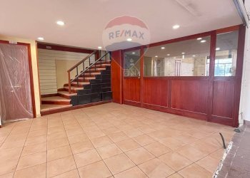 Ricezione / Lobby - Locale Commerciale Via Napoli
 
235, Bari - foto 6