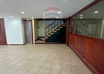 Ricezione / Lobby - Locale Commerciale Via Napoli
 
235, Bari - foto 7