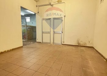 Stanza vuota - Locale Commerciale Via Napoli
 
235, Bari - foto 14