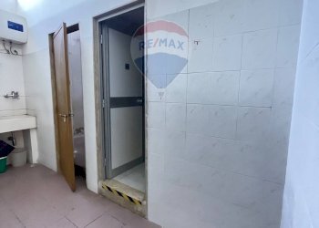 Stanza vuota - Locale Commerciale Via Napoli
 
235, Bari - foto 15