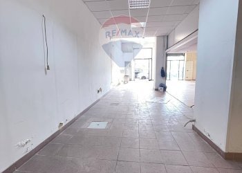 Stanza vuota - Locale Commerciale Via Napoli
 
235, Bari - foto 16