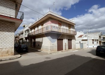 Edificio all\'aperto - Casa indipendente Via Vito Oronzo Colapinto
 
10, Turi - foto 1
