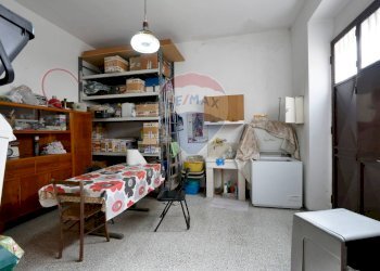 Dispensa di stoccaggio - Casa indipendente Via Vito Oronzo Colapinto
 
10, Turi - foto 17