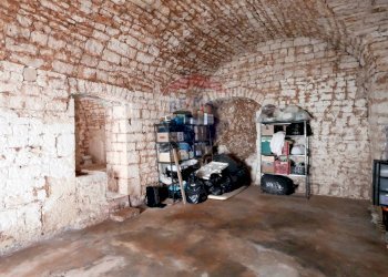 Parcheggio - Casa indipendente Via del Martiri
 
3, Sammichele di Bari - foto 9