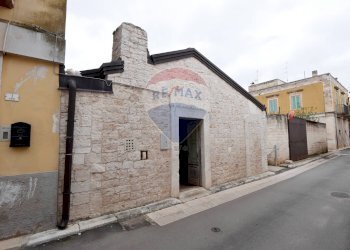 Edificio all\'aperto - Casa indipendente Via del Martiri
 
3, Sammichele di Bari - foto 1