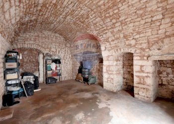 Cantina - Casa indipendente Via del Martiri
 
3, Sammichele di Bari - foto 17