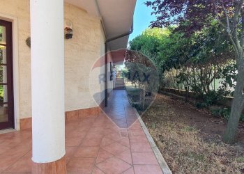 Terrazza - Villa Via Aldo Rossi
 
2, Casamassima - foto 6