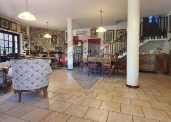 Sala da pranzo - Villa Via Aldo Rossi
 
2, Casamassima - foto 20