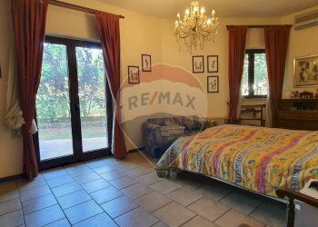 Camera / camera da letto - Villa Via Aldo Rossi
 
2, Casamassima - foto 27