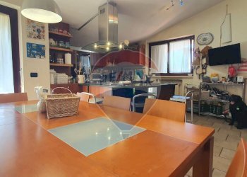 Sala da pranzo - Villa Via Aldo Rossi
 
2, Casamassima - foto 33