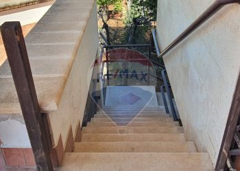 Scale - Villa Via Aldo Rossi
 
2, Casamassima - foto 39