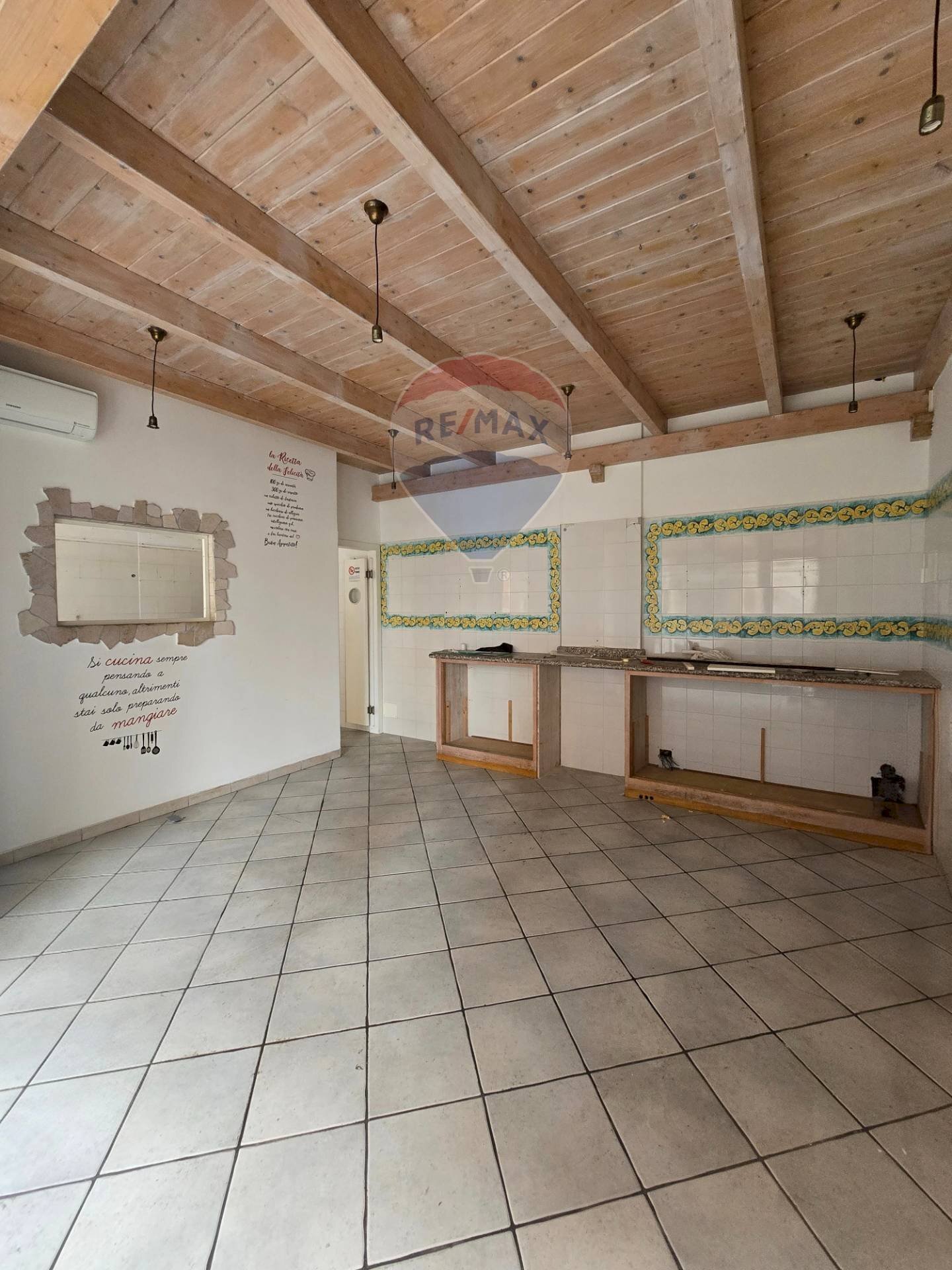Stanza vuota - Commercial Premises Via Manzoni
 
4, Lecce - photo 2