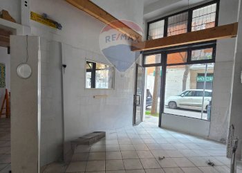 Ricezione / Lobby - Locale Commerciale Via Manzoni
 
4, Lecce - foto 1