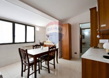 Sala da pranzo - Casa indipendente Vico Mario De Donato
 
7, Turi - foto 9