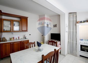 Sala da pranzo - Casa indipendente Vico Mario De Donato
 
7, Turi - foto 10