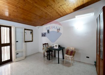 Sala da pranzo - Casa indipendente Vico Mario De Donato
 
7, Turi - foto 12