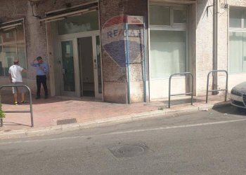 Edificio all\'aperto - Commercial Premises Via Galeso
 
1, Taranto - photo 2